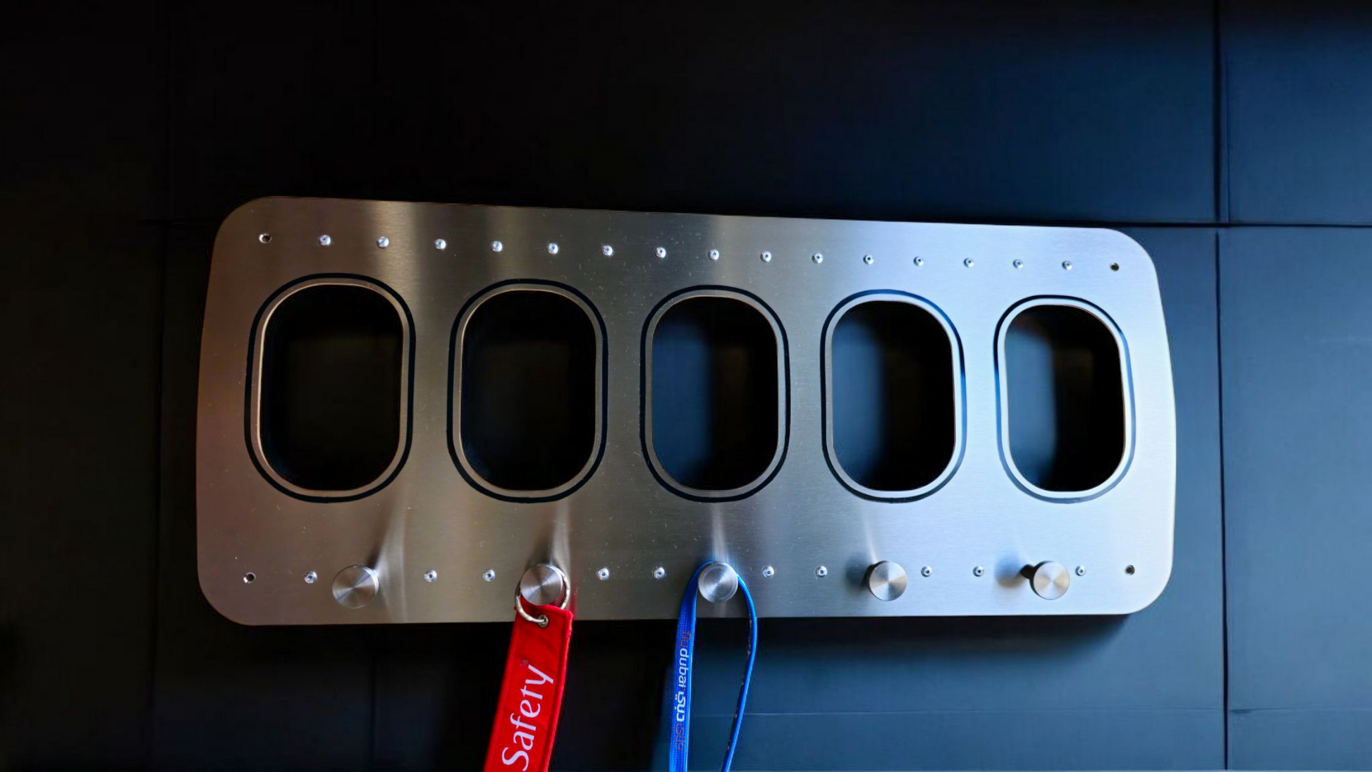 5x airplane window clothes hanger